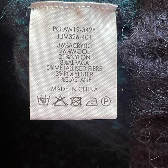 Pretty Chevron Sweater - Picture 6 of 8